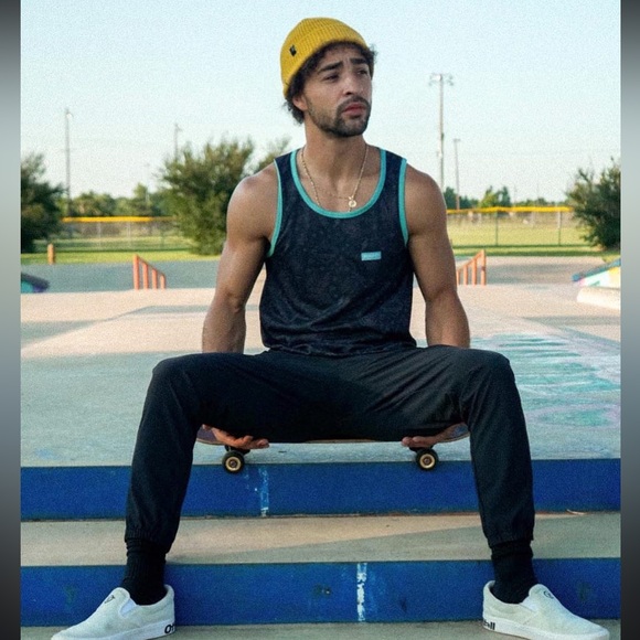 FLASH FORWARD TANK TOP - Picture 2 of 5